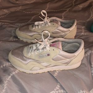 Womens Reebok sneakers